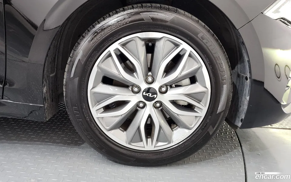 Kia K5 Hybrid 2023 — миниатюра 2