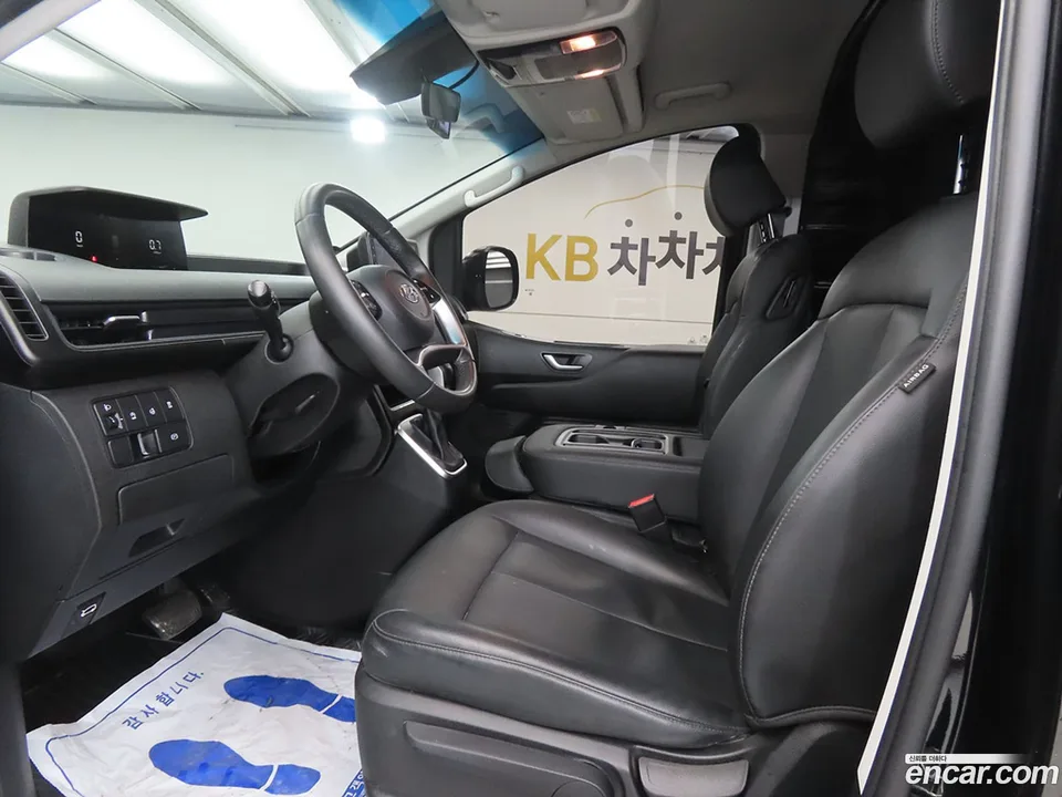 Hyundai Staria 3 2023 — миниатюра 2