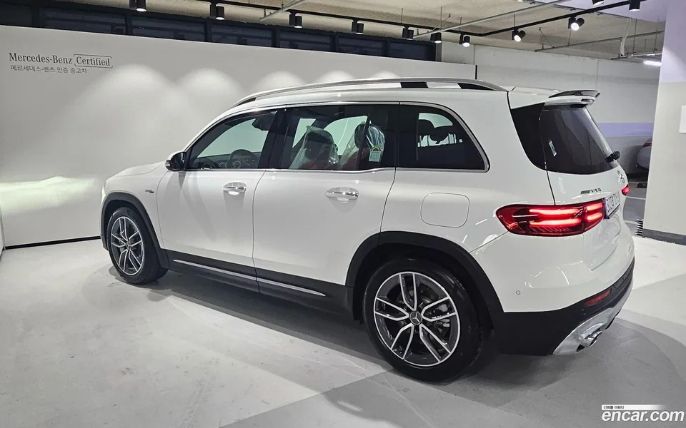 Mercedes-Benz GLB-Class AMG GLB35 4MATIC 2025 — миниатюра 3