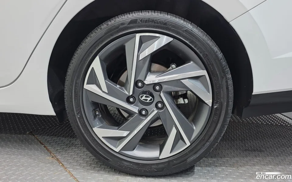 Hyundai Avante CN7 1.6 2023 — миниатюра 2