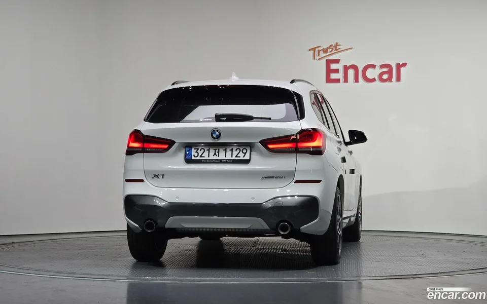BMW X1 xDrive 20i M 2022 — миниатюра 4