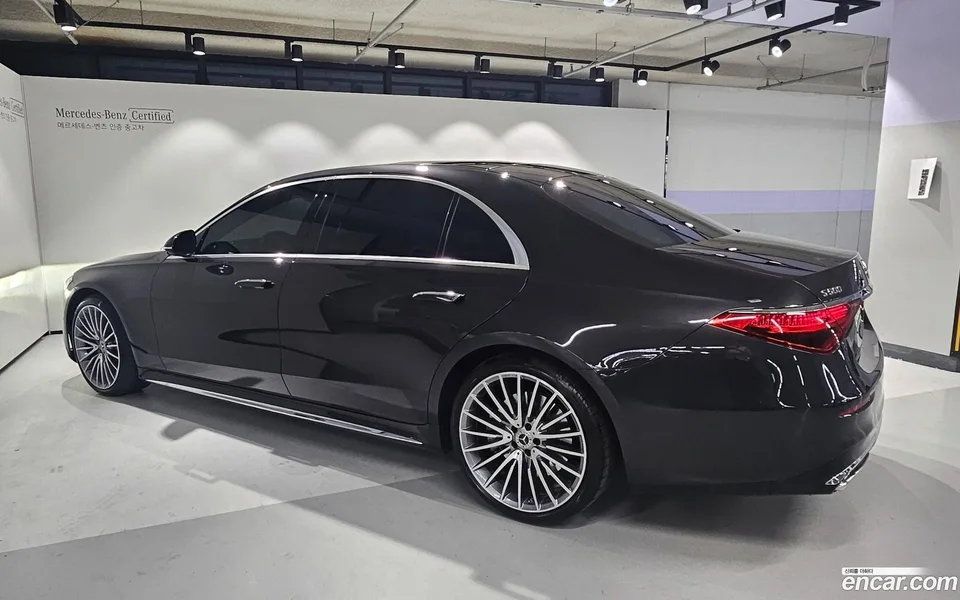 Mercedes-Benz S-Class S500L 4MATIC 2025 — миниатюра 3