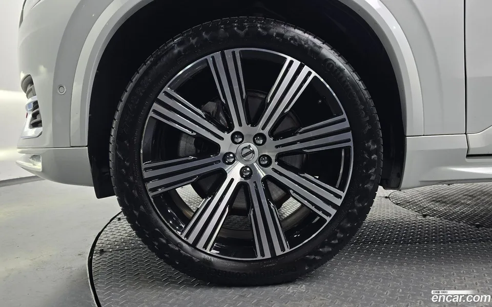 Volvo XC90 B6 2023 — миниатюра 2