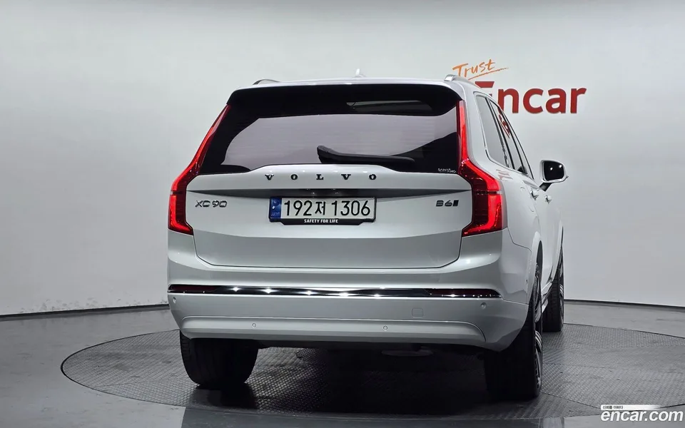 Volvo XC90 B6 2023 — миниатюра 4