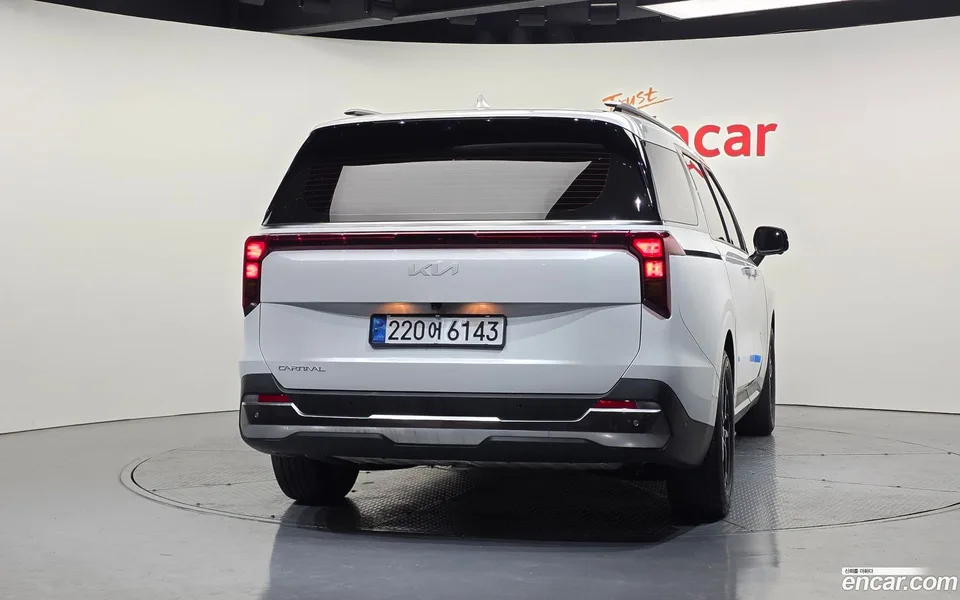 Kia Carnival 9 2024 — thumbnail 4