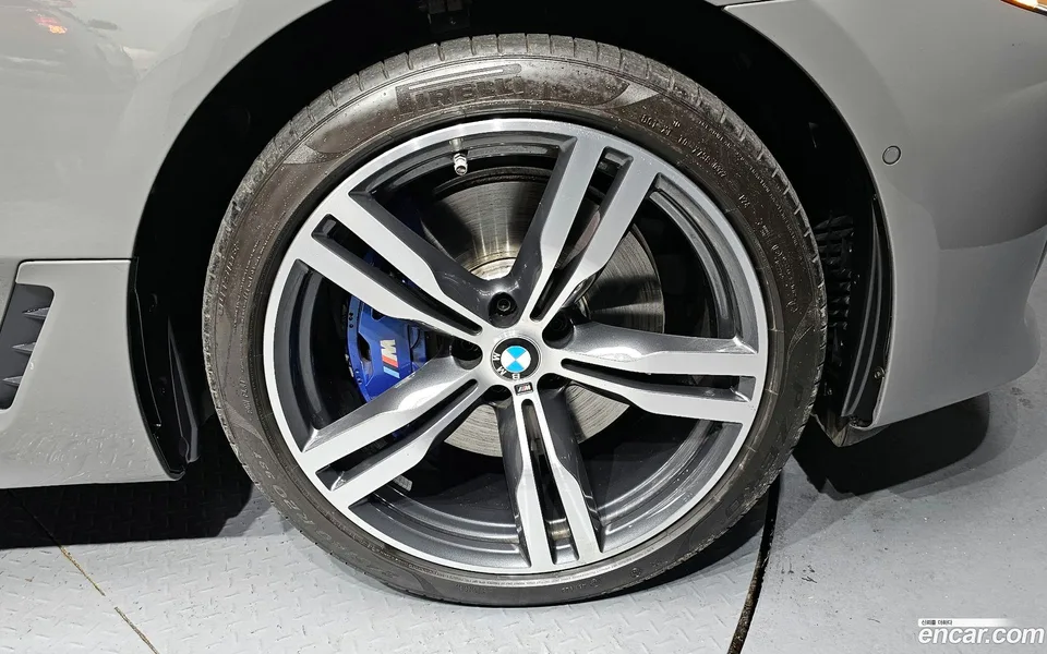 BMW 6 Series GT 640i xDrive M 2022 — thumbnail 2