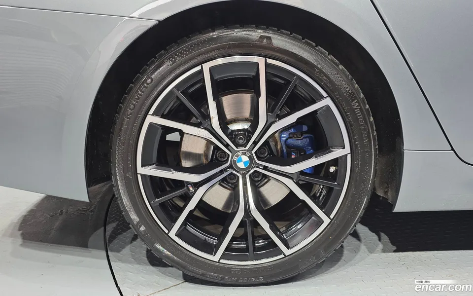 BMW 5 Series 530i xDrive M 2022 — миниатюра 2