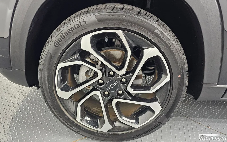 Chevrolet Trax Crossover 1.2 RS 2023 — миниатюра 2