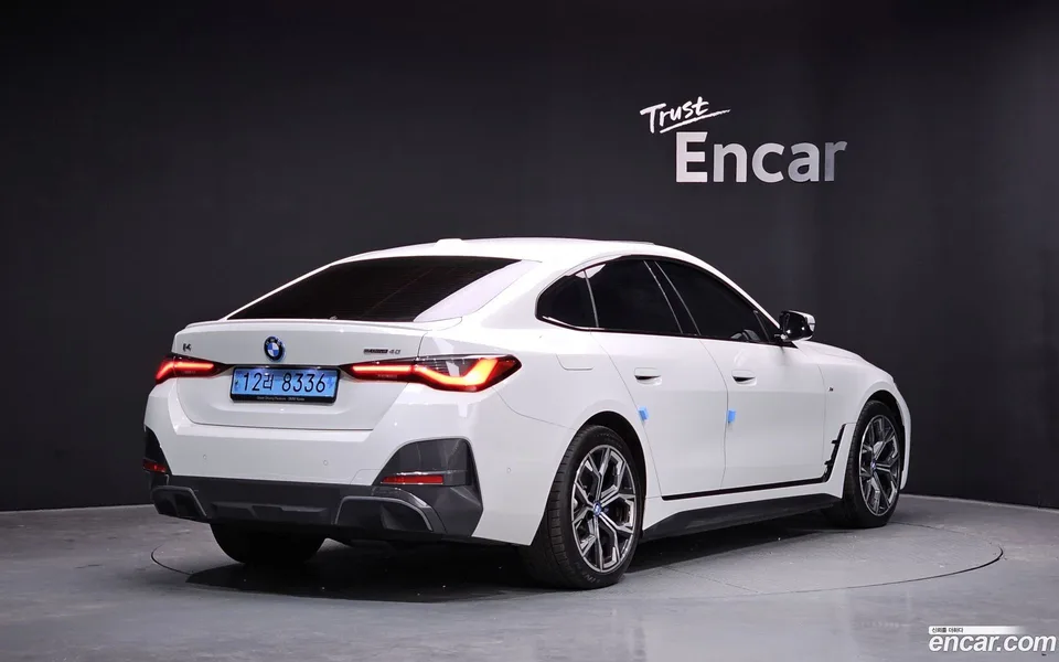 BMW i4 eDrive40 M 2023 — миниатюра 2