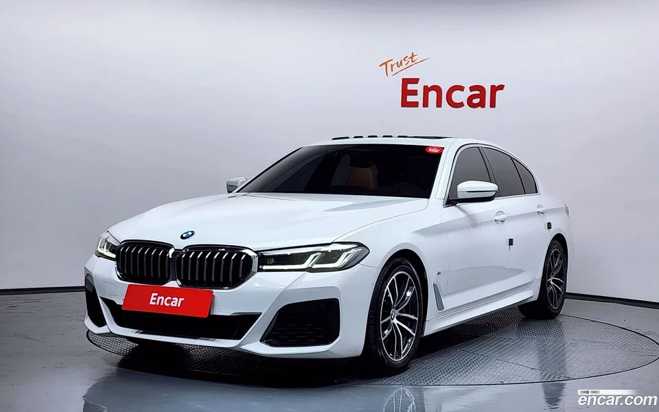 BMW 5 Series 520i M 2023 — фото 1, купить с доставкой в Москву
