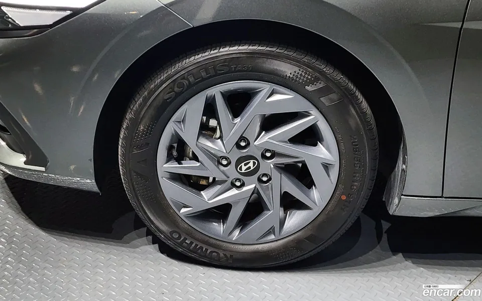 Hyundai Avante CN7 Hybrid 2024 — миниатюра 2