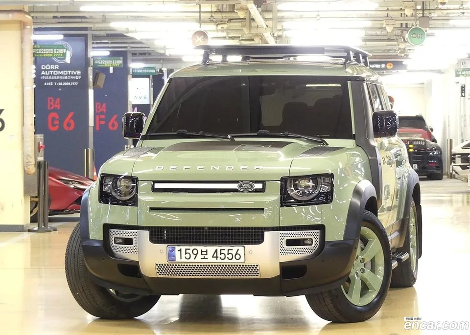 Land Rover Defender 110 D300 75th 2023 — фото 1, купить с доставкой в Москву