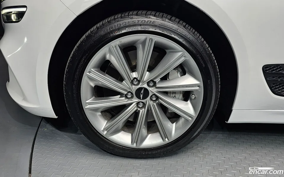Genesis G70 2.5T 4WD 2024 — миниатюра 2
