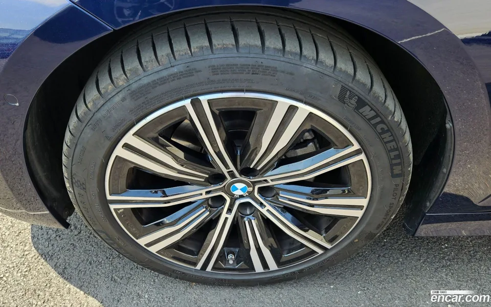 BMW 3 Series 320i 2025 — миниатюра 2