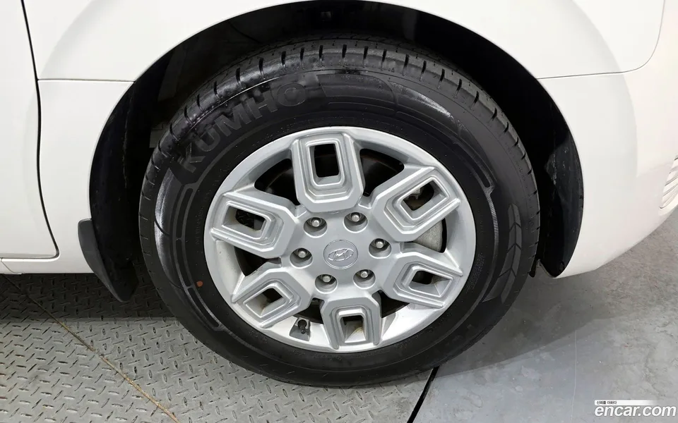 Hyundai Staria 5 2022 — миниатюра 2