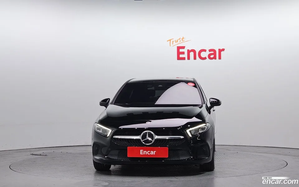Mercedes-Benz A-Class A220 2022 — миниатюра 3
