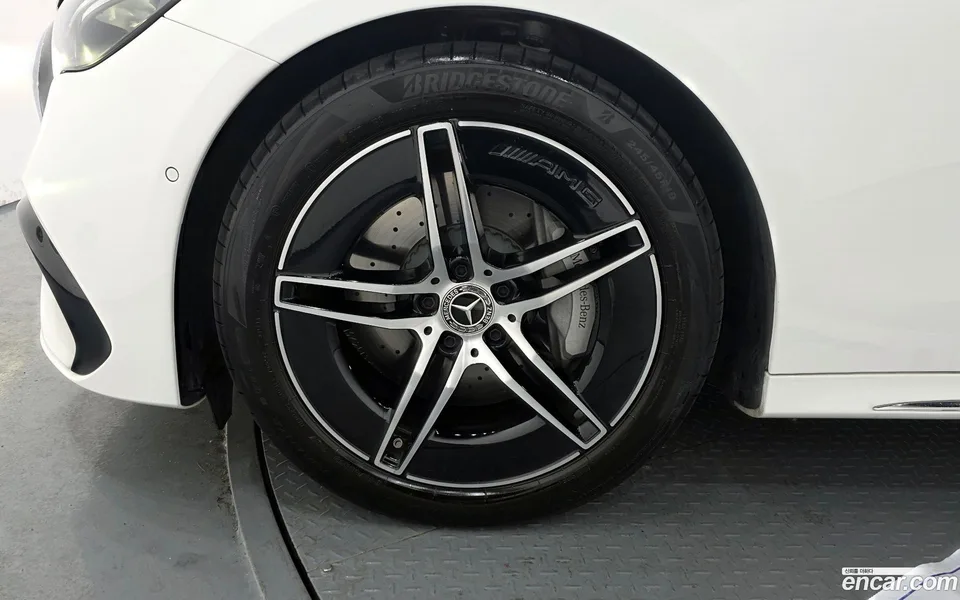 Mercedes-Benz E-Class E200 AMG Line 2025 — миниатюра 2