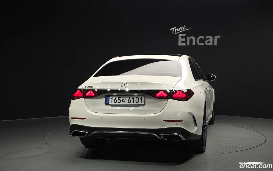 Mercedes-Benz E-Class E200 AMG Line 2025 — миниатюра 4