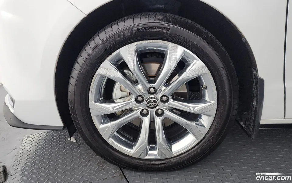 Toyota Sienna 2.5 2WD 2023 — миниатюра 2