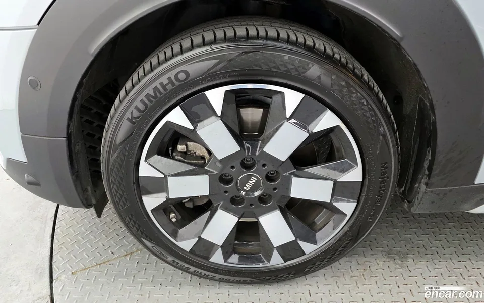 MINI Cooper S Countryman ALL4 2023 — миниатюра 5