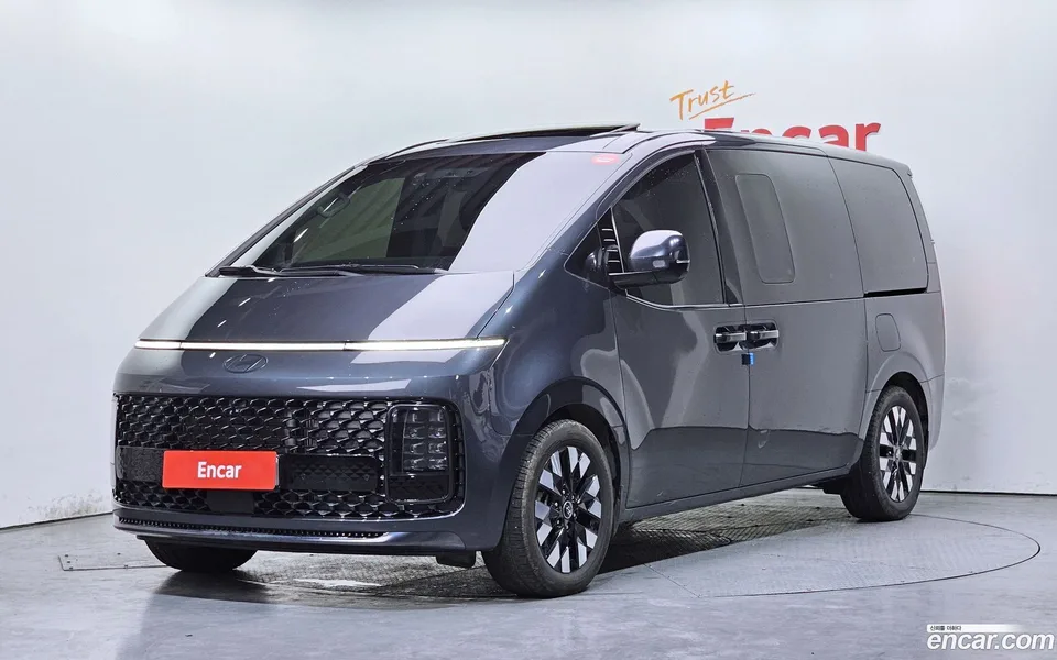 Hyundai Staria 4WD 9 2024 — фото 1, купить с доставкой в Москву