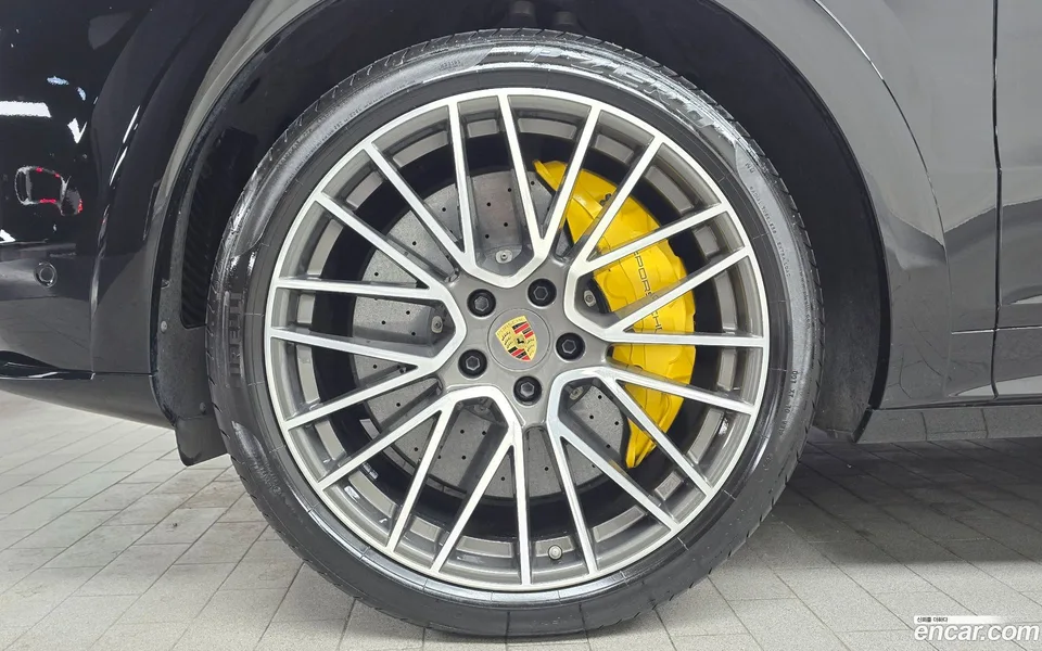 Porsche Cayenne 4.0 2023 — миниатюра 2