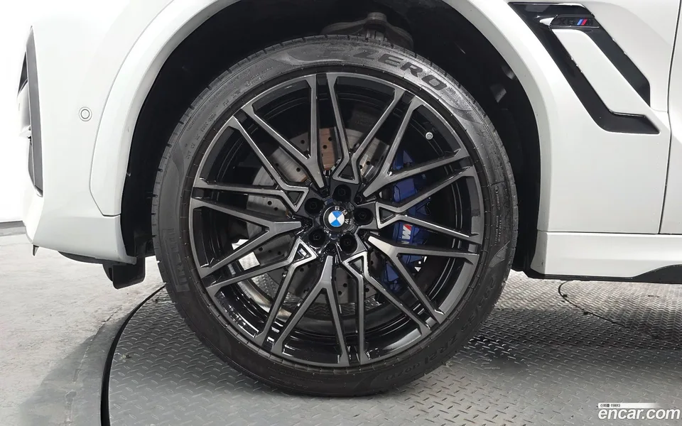 BMW X6 M 4.4 2025 — миниатюра 5