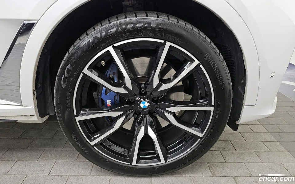 BMW X7 xDrive 40i M 6 2022 — миниатюра 2