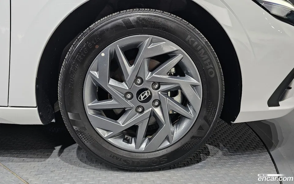 Hyundai Avante CN7 Hybrid 2025 — миниатюра 2