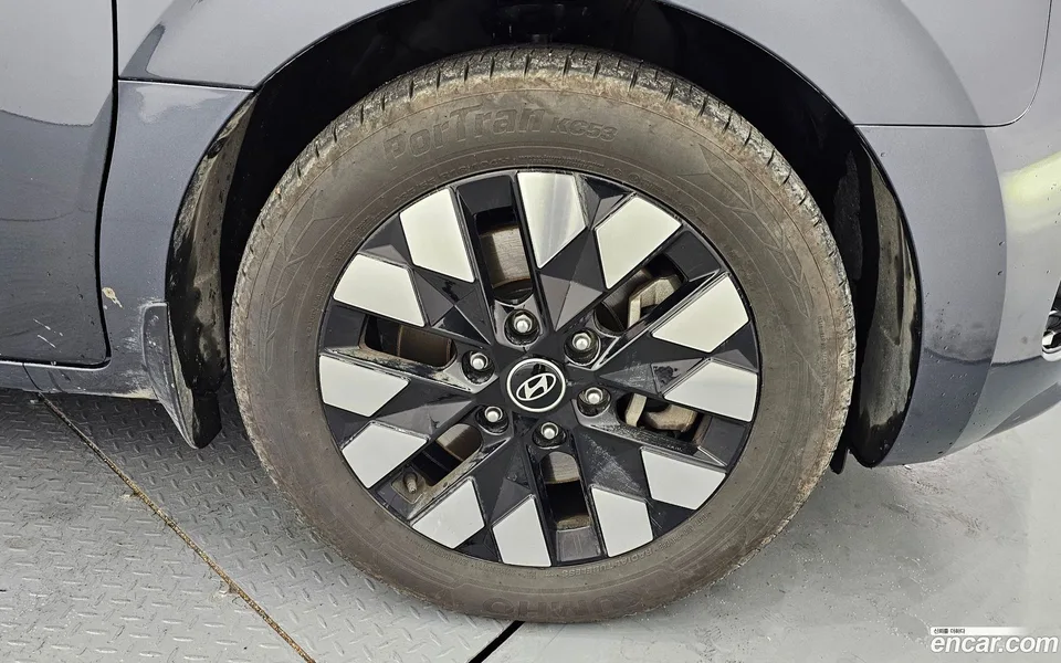 Hyundai Staria 4WD 9 2024 — миниатюра 2