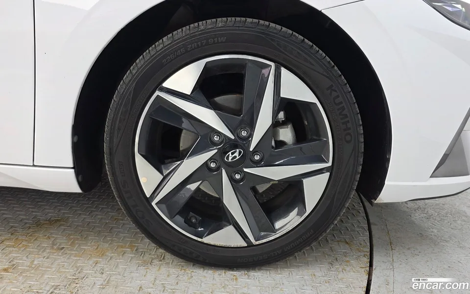 Hyundai Avante Hybrid 2023 — миниатюра 2