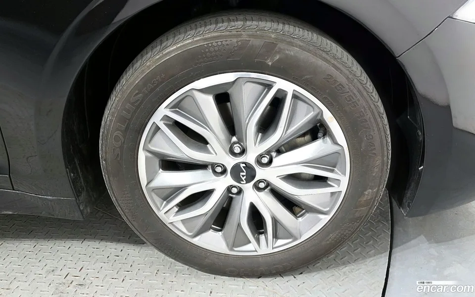 Kia K5 Hybrid 2023 — миниатюра 2