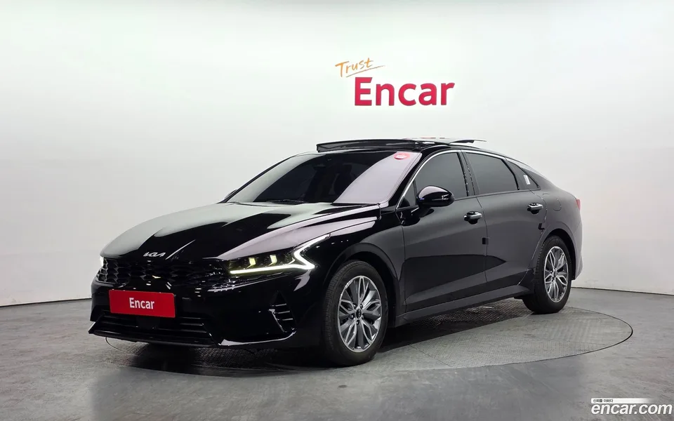 Kia K5 Hybrid 2023 — фото 1, купить с доставкой в Москву
