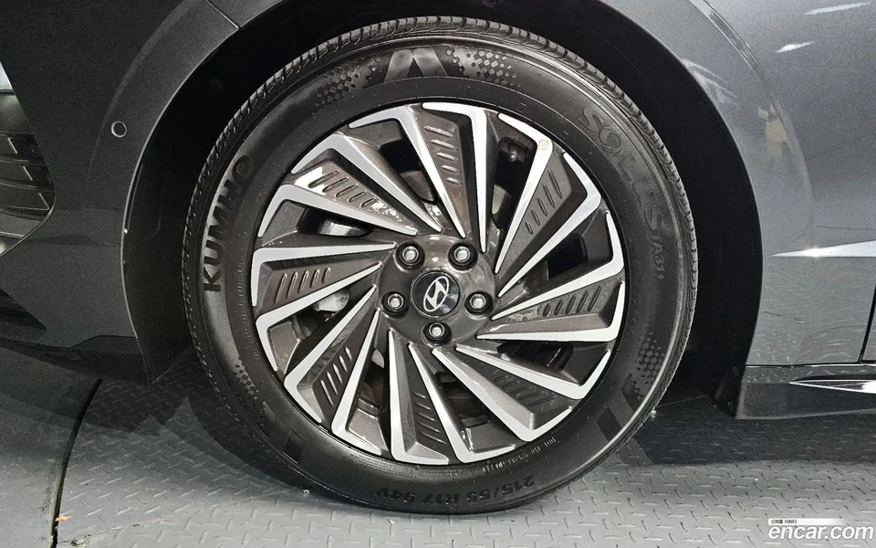 Hyundai Sonata The Edge Hybrid 2025 — миниатюра 2