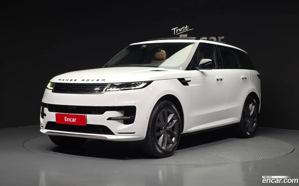 Land Rover Range Rover Sport P550E HSE 2025 — фото 1, купить с доставкой в Москву