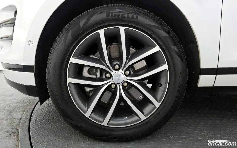 Land Rover Range Rover Evoque P250 SE 2024 — миниатюра 2