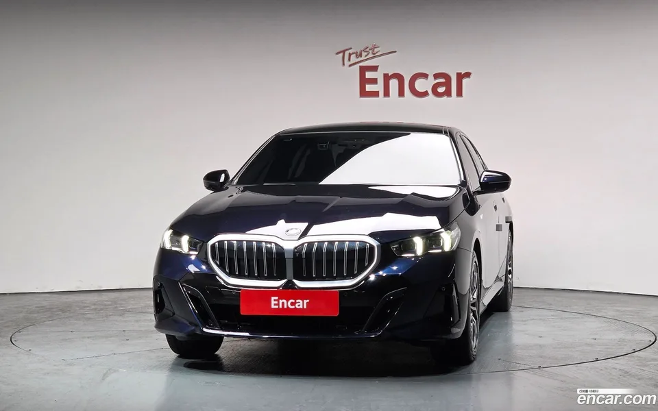 BMW 5 Series 520i M 2024 — миниатюра 3