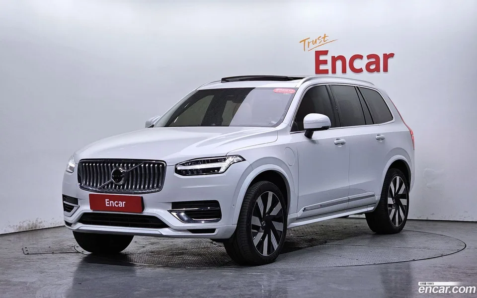 Volvo XC90 T8 2024 — фото 1, купить с доставкой в Москву