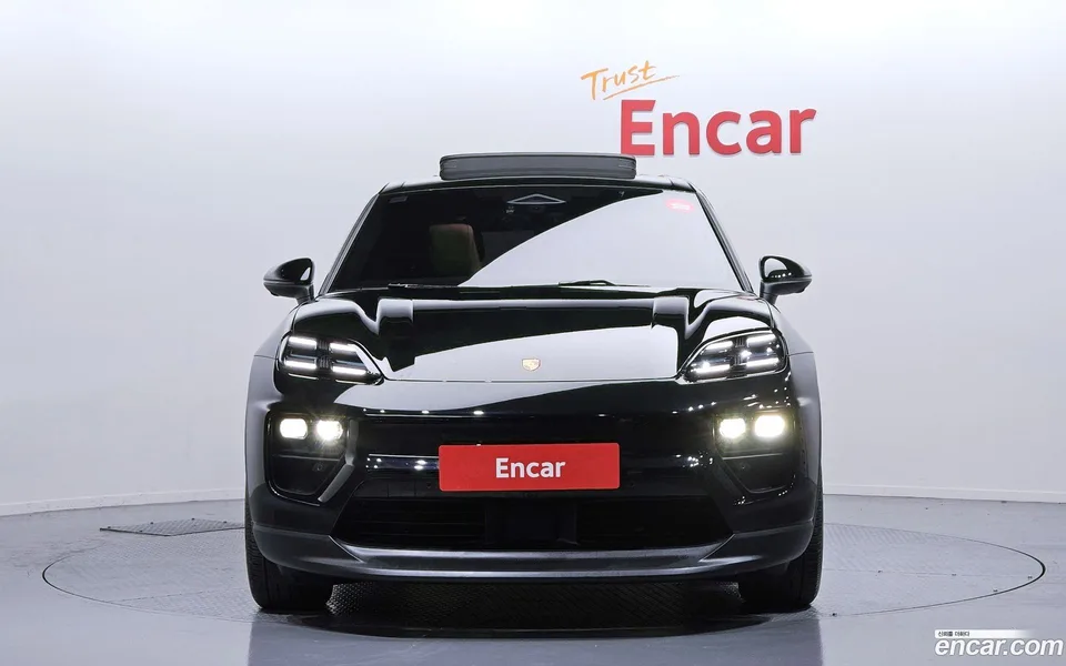 Porsche Macan Electric 4 2025 — миниатюра 3