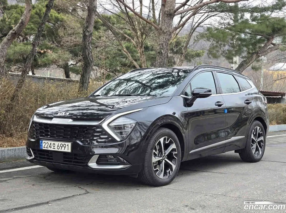 Kia Sportage Hybrid 2WD 2024 — photo 1, buy with delivery to Moscow