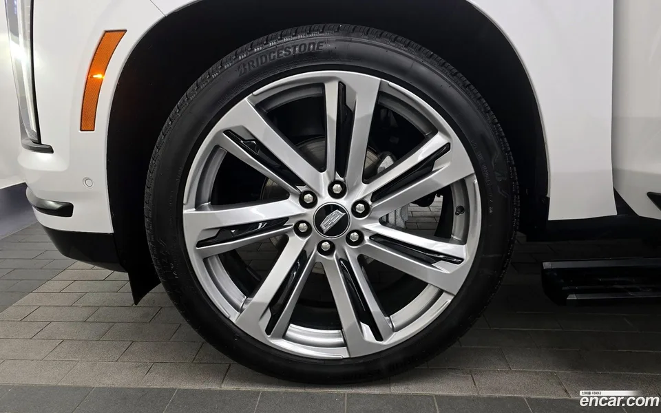 Cadillac Escalade 6.2 ESV 2025 — миниатюра 2