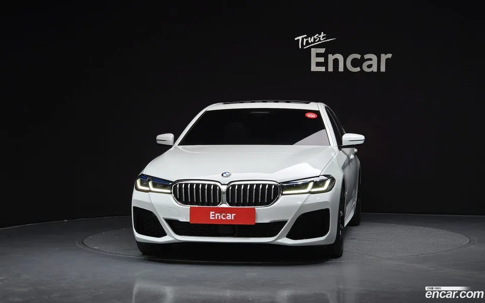 BMW 5 Series 530i xDrive M 2023 — миниатюра 3