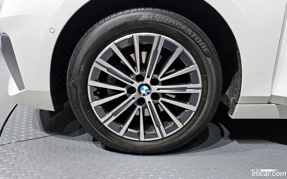 BMW 2 Series Active Tourer 220i 2023 — миниатюра 2