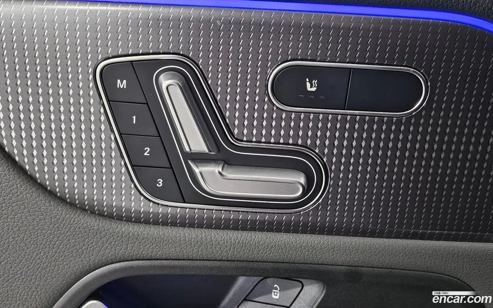 Mercedes-Benz EQB EQB300 4MATIC 2023 — миниатюра 2