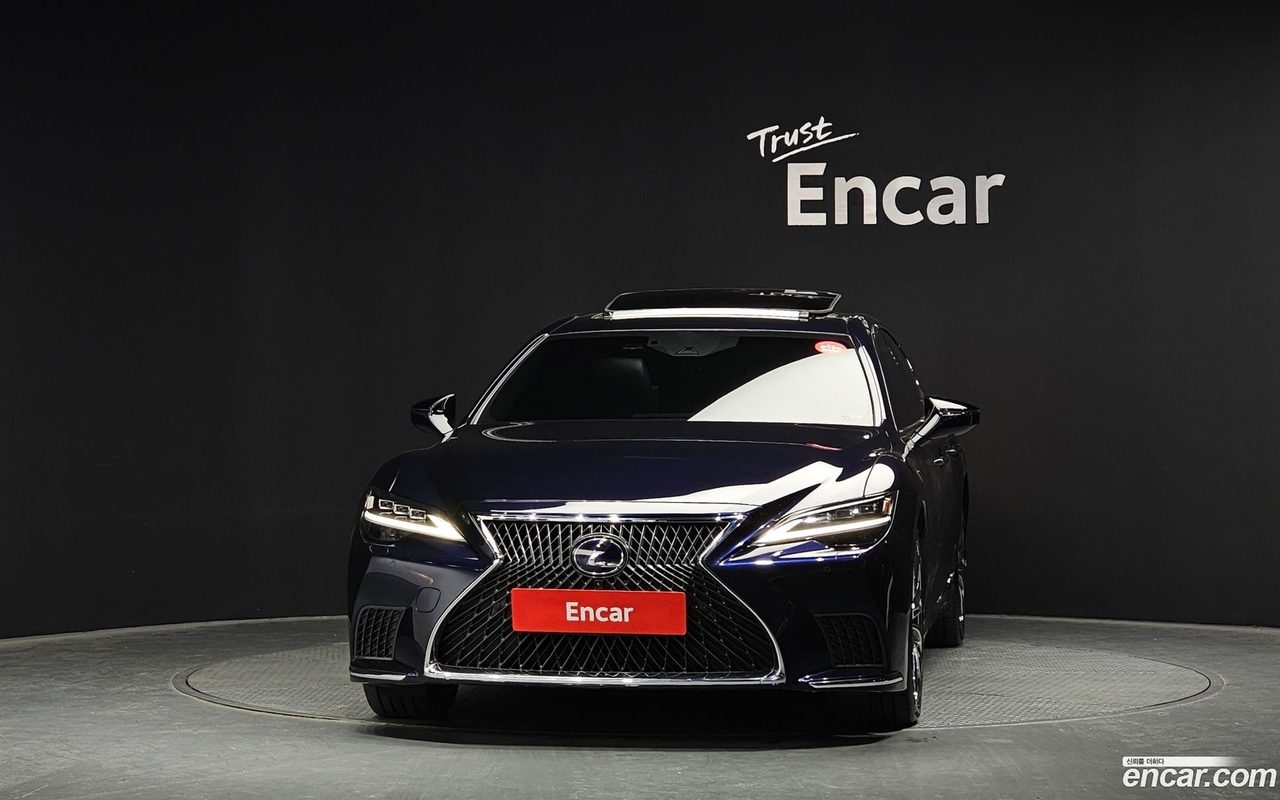 Lexus LS 500h 2022 — 3
