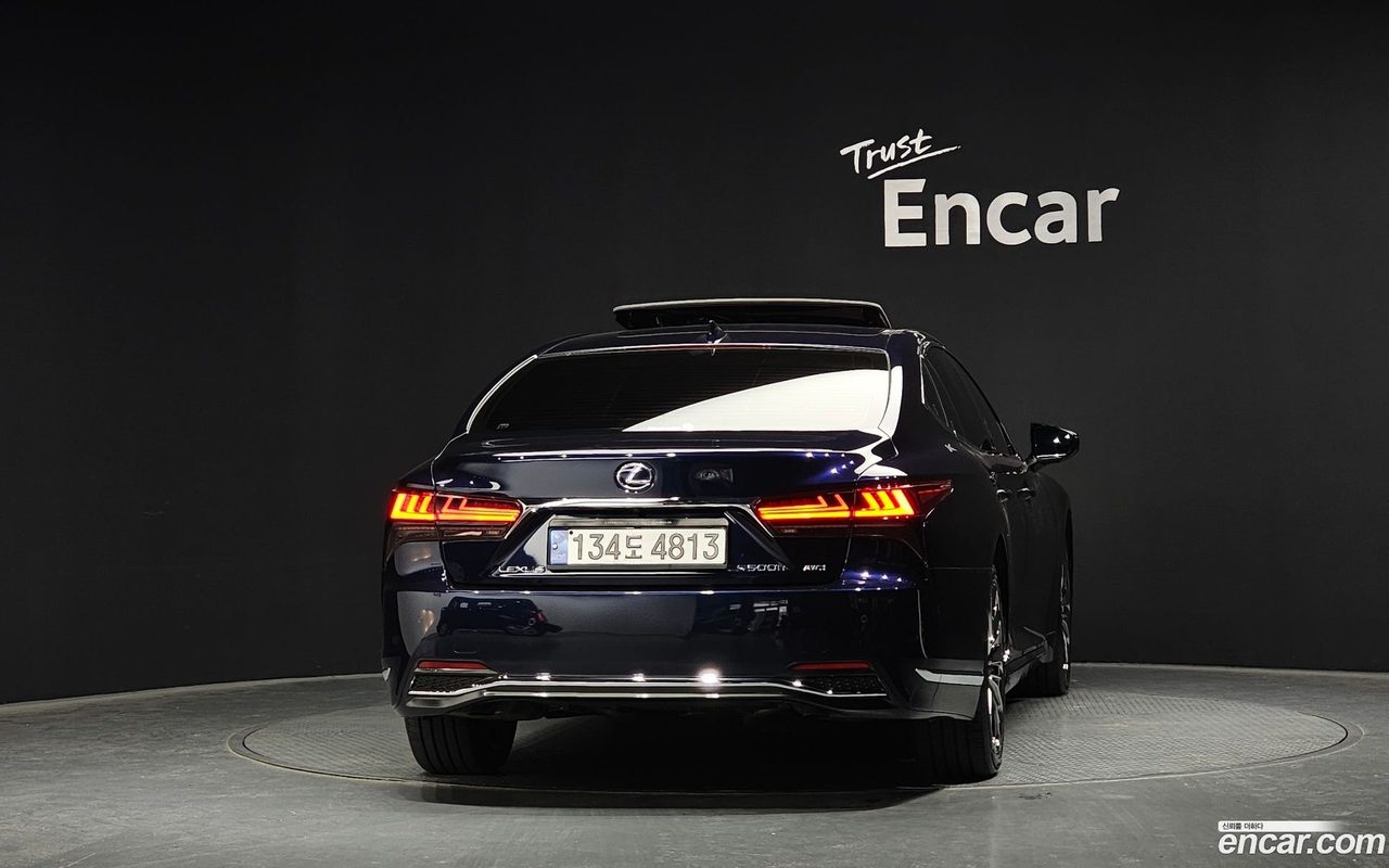 Lexus LS 500h 2022 — 4