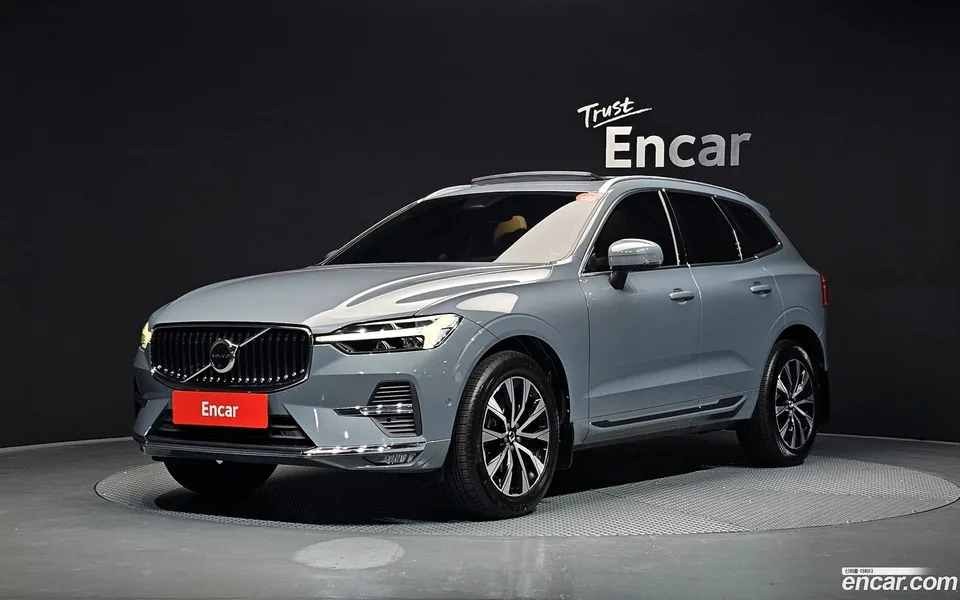Volvo XC60 B5 2022 — фото 1, купить с доставкой в Москву