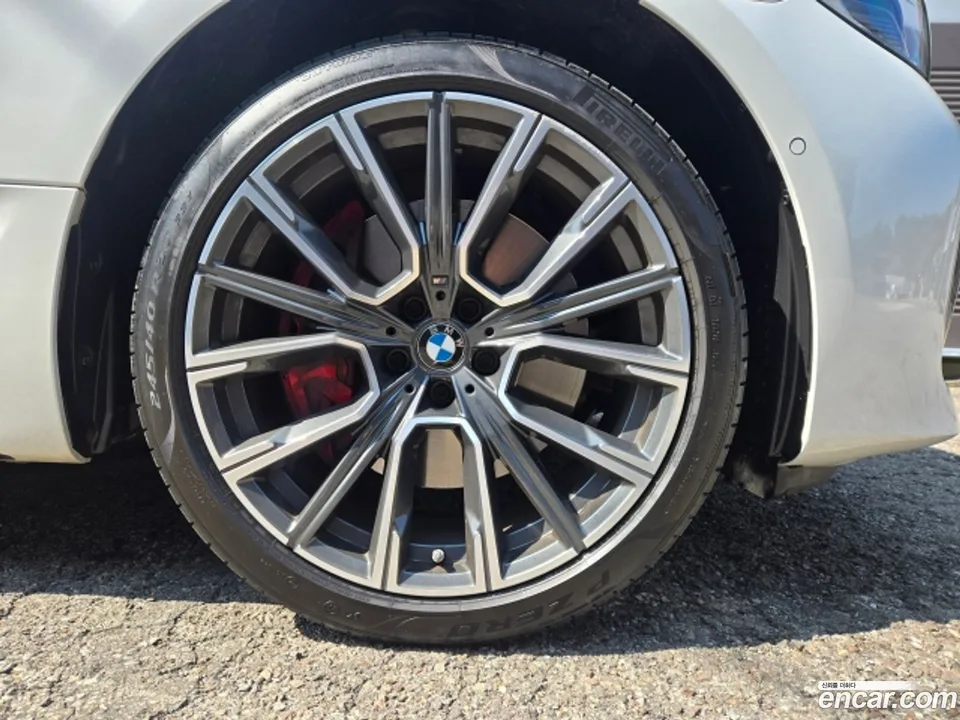 BMW 6 Series GT 630i xDrive M 2024 — миниатюра 4