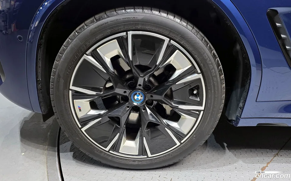 BMW iX3 M 2022 — миниатюра 2