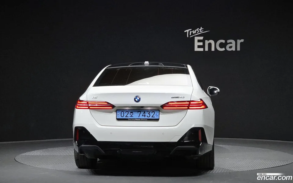 BMW i5 eDrive 40 M 2025 — миниатюра 4